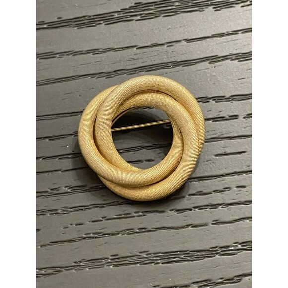 VTG Sarah Coventry Goldtone Mesh Sarah's Circle Eternity Pin Brooch 1 3/8" - Picture 2 of 4